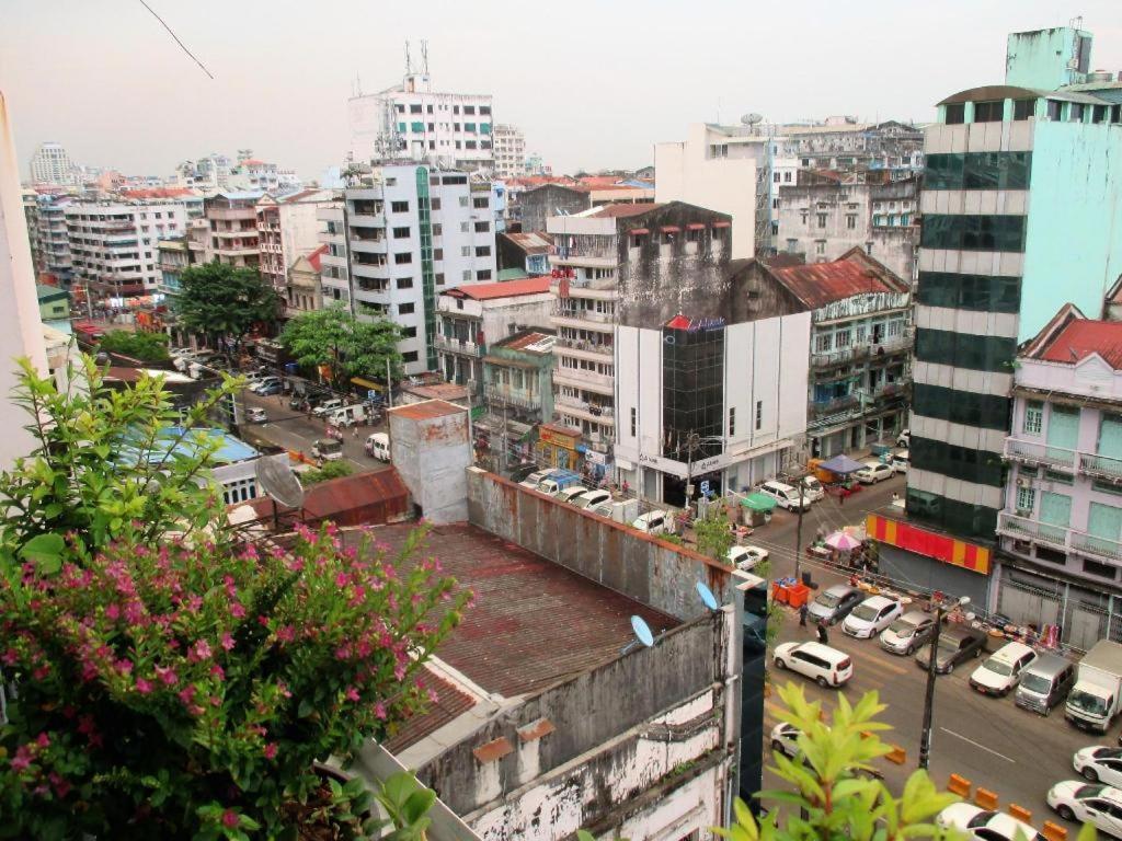 Holiday Season Motel Yangon Ngoại thất bức ảnh
